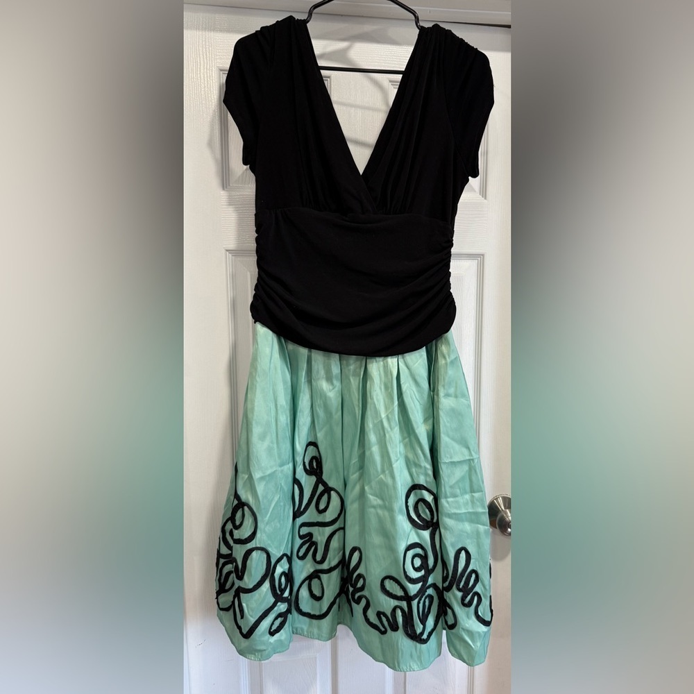 S.L. Fashions Black green